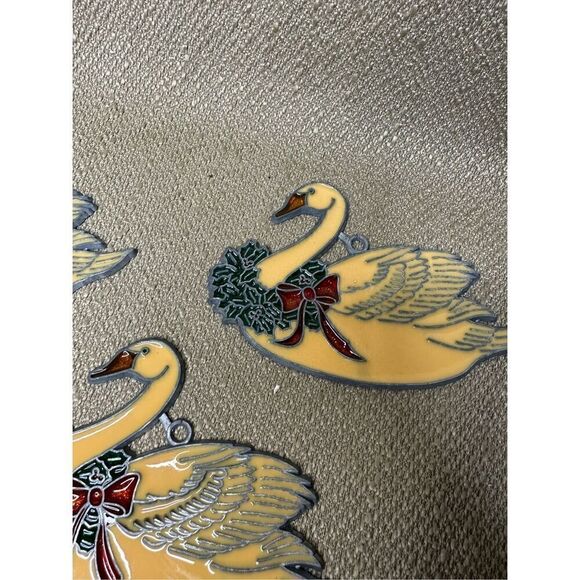 Vintage Glass Suncatchers Christmas Wreaths Swans 3 piece lot MCM - Picture 4 of 7